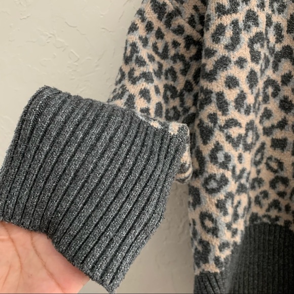 Marled Leopard Print Turtleneck Sweater - Picture 7 of 7